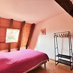 Les De La Toureille *